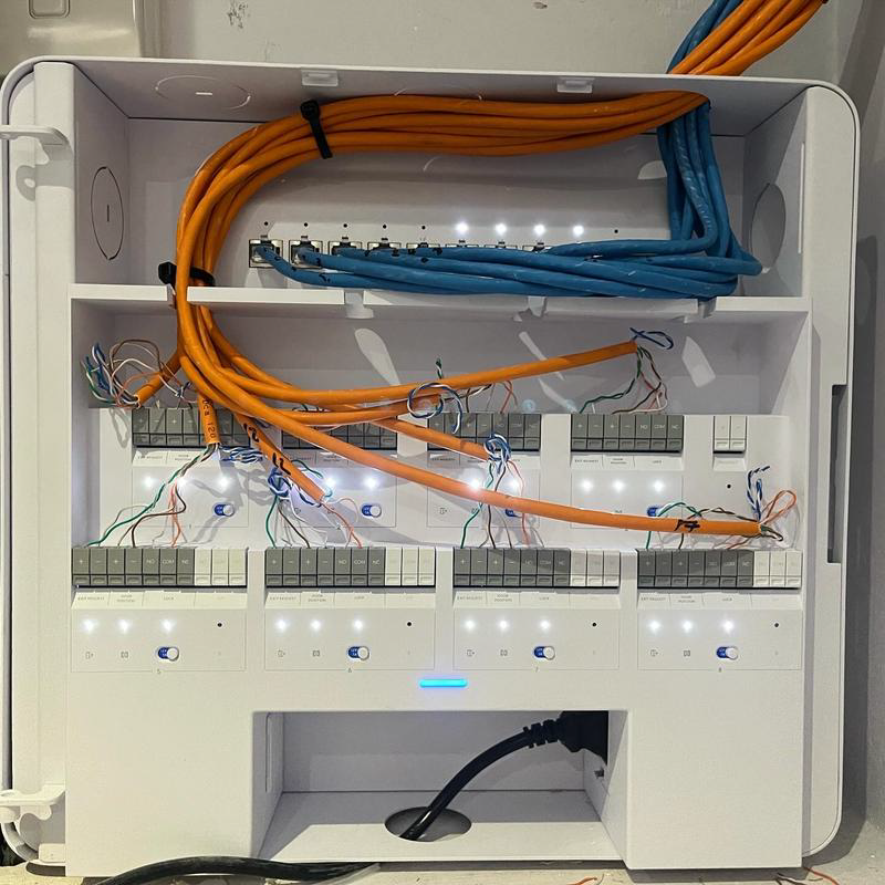 Ubiquiti Enterprise Access Hub 8-Port Entry/Exit - Image 3